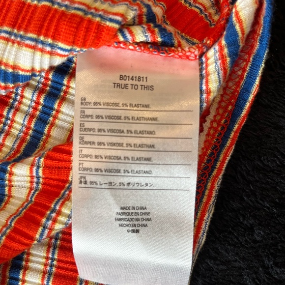 Striped Volcom crop top NWOT - Picture 3 of 5